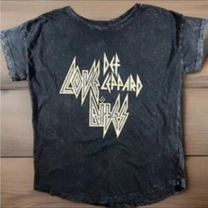 DEF LEPPARD T-Shirt Womens Small Black Acid Wash Love Bites Graphic Band Tee EUC